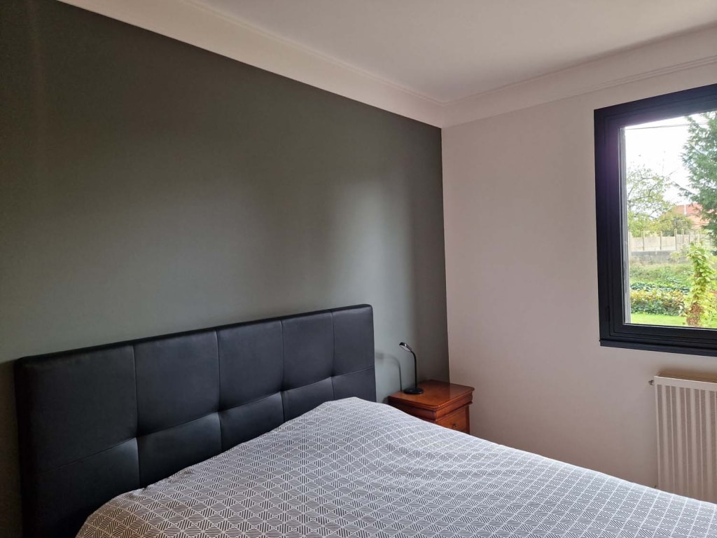 Mise en peinture chambre adulte.