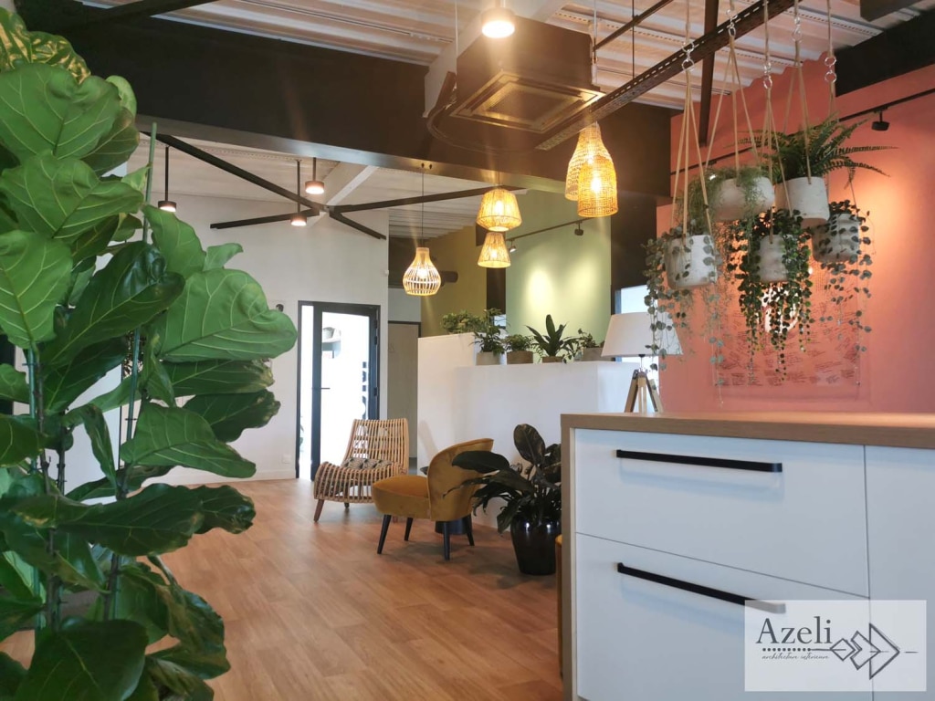 A l’agence Morgane Communication aux Herbiers, réalisation sols et peintures. 