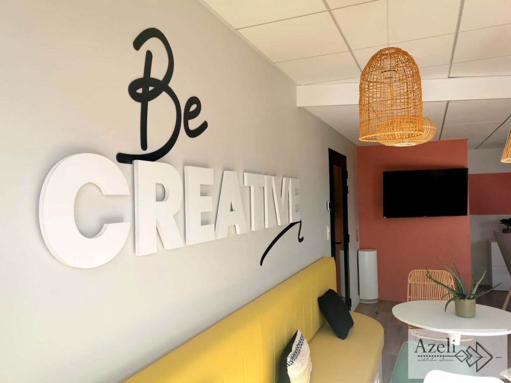 A l’agence Morgane Communication aux Herbiers, réalisation sols et peintures. 